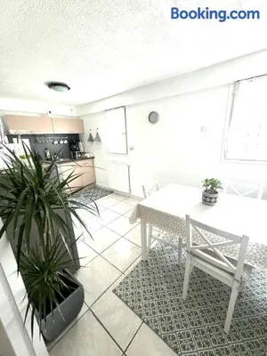 Image of T2 La roseraie