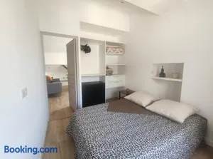 Image of Beau T2 sur le vieux port, centre de Bastia