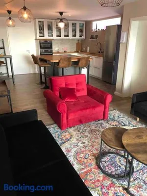Image of Stylisches Maybach Appartement mit Terrasse für 5 Personen, 5 Betten, große Kochinsel, Homeoffice mit 250Mbit WLAN