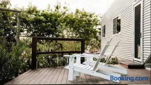 Image of Glossies Coastal Retreat - Relax, Escape, Pets on Request