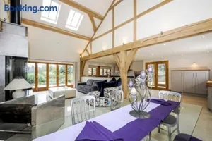 Image of Horsham-Gatwick 16 miles Luxury-near Leonardslee