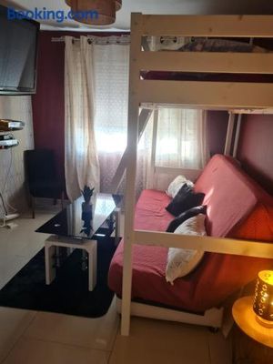 Image of Appartement cosy à 5mn à pied de la gare de melun.