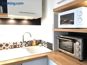 Image of LE NOIR BOIS ET BLANC - Studio - Wifi - Centre Ville - Entrée Autonome