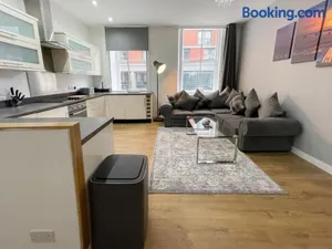 Image of Exquisite 2BR Flat near Central Train Station