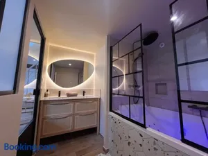 Image of COCON Mayennais - Loft Balnéo Laval - Loveroom