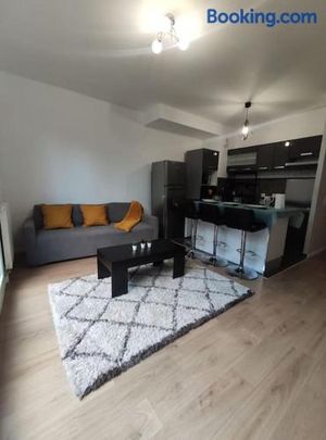 Image of Le Romainvillois-parking privé et terrasse aux portes de Paris