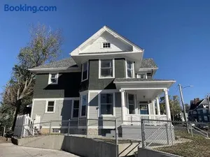 Image of 4 Bedroom, 2 full bath whole house