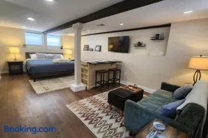 Image of Grand Hideaway - King Bed!