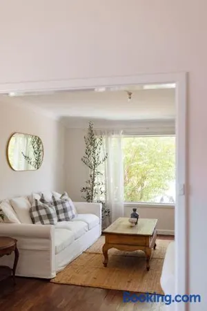 Image of Pet Friendly Family Home in Bluff Point