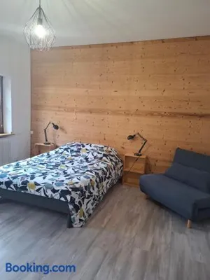 Image of gîte l'œuf ou la poule, parking privé, sur domaine viticole