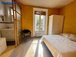 Image of Maison Suresnes