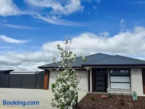 Image of Nagambie Living