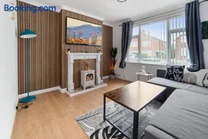 Image of Exclusive Deals l Last-Minute Reserve l Townhouse with Sleeps 6 l Braunstone Town , Leicester l By Zen Nights Short Lets & Serviced Accommodations