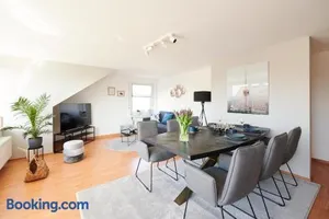 Image of Lichtdurchflutende Wohnoase-Stilvoll-ruhig-kostenloser Parkplatz- 24-7 Self Check-in, Langzeit- bis zu 5 Personen