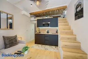 Image of Duplex Studio Apt Mezzanine near Shops & Cafes