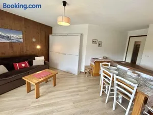 Image of Studio avec Piscine Chauffée, Tennis & Balcon - 4 Couchages à Megève - FR-1-597-14
