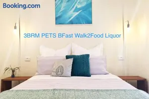 Image of OAK'S BrkFast, WiFi,Fetch,Walk2Pizza,Coffee,Liquor