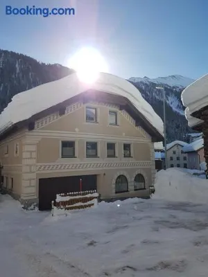Image of Haus am Brunnen