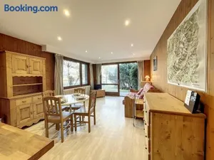 Image of Chamonix: Appt 2P, 4 pers, terrasse, parking, proche centre et télécabine - FR-1-507-26