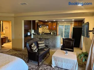 Image of Guesthouse in Coastal Del Mar, California