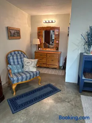 Image of Tmae's Bed & Rest