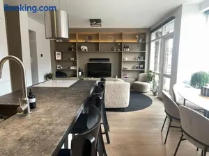 Image of Stylish apartment @ city centre