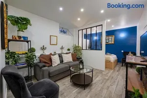 Image of Elegant and cosy 2/3 rooms - Heart of Paris