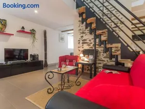 Image of Gîte Confortable avec Jardin, Proche Mer et Ville, Équipé pour Familles, Vélo Inclus - FR-1-306-1076