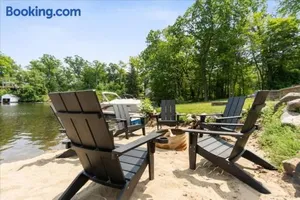 Image of All Sports Lake House on Lake Orion!