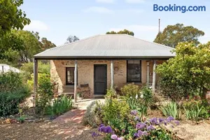 Image of Idyllic, peaceful and historical cottage minutes from Bendigo's CBD