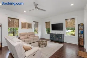 Image of Downtown 3 bedroom Townhouse