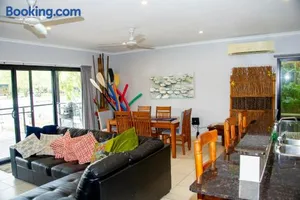 Image of Bungalow 25 at Lake Bennett