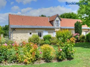 Image of Gîte de charme avec piscine couverte entre Châteaux de la Loire et Futuroscope - FR-1-381-520