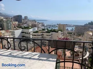 Image of Plein coeur de Monaco, à 300 mètres à pied du port de Monaco, 4 pièces dans des escaliers vue mer exceptionnelle