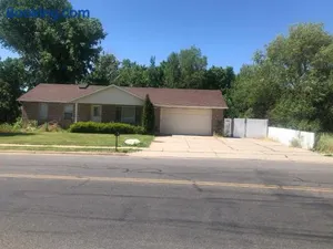 Image of Beautiful Secluded 2 bedrooms 1 bathroom apartment