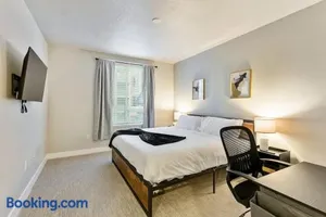 Image of 2 Bed 2 Bath Delta Salt Palace Gym King Bed
