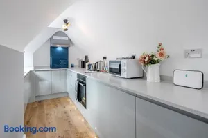 Image of The Gem Of Central Winchester - Sleeps 4