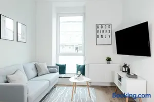 Image of Deluxe Flat, PS4, Parken, Netflix, Zentral