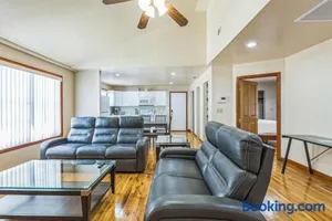 Image of 1107 E Lambright Street
