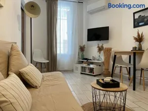 Image of Joli appartement hypercentre T2, classé meublé de tourisme 3 avec parking gratuit