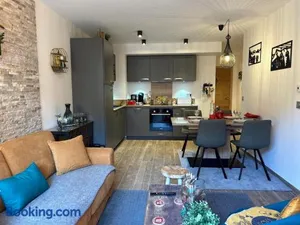 Image of Moderne appartement 4 pers avec balcon sud, parking et WiFi - à 200m des pistes et navette - FR-1-623-255