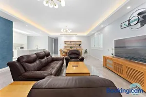 Image of Aircabin - Fairfield - Modern - 6 Bedrooms House