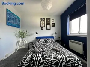 Image of Stylish Clydebank apartment near Glasgow