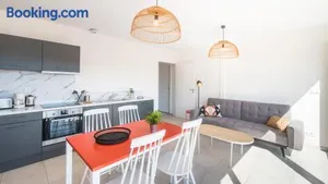 Image of "Le Soleil Levant" avec balcon et parking privé, 2 adultes et 1 enfant