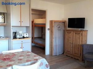 Image of Studio cabine rénové 24m², 4 personnes, centre de Villard-de-Lans, proche commodités et navettes - FR-1-689-28