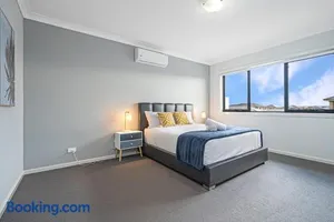 Image of Sydney Marsden Park 5 bedrooms House close IKEA