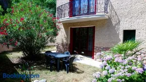 Image of Appartement 48 m2 avec jardin au rdc dans villa à 5 min à pied des Thermes de Vernet-les-Bains, location de samedi à samedi