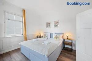 Image of BackHome - SUITE L - Parkhaus - Fantastische Schlosslage - SmartTV - Waschmaschine - Netflix - 50qm - 24h Checkin- Apartment 3