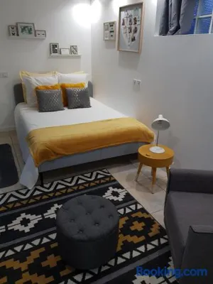 Image of studio proche Paris et la defense 10min - non-fumeur