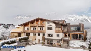 Image of biYou Ecoquartier in den Bergen